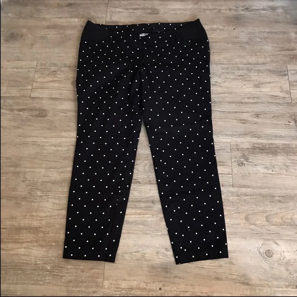 Old Navy Maternity Pixie Ankle Pant